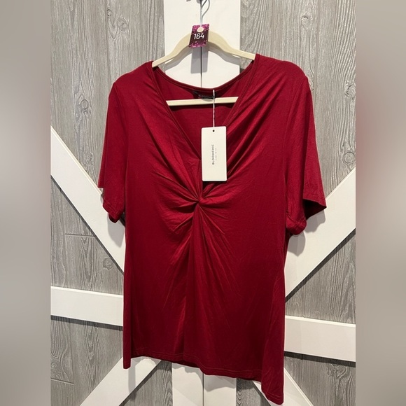 B3.03 NWT Bloomchic Twist Tee Deep Red 14-16/1X - Picture 1 of 4